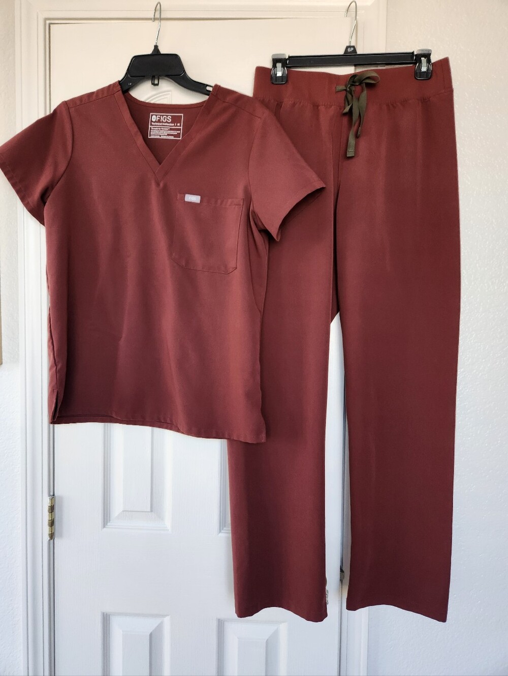 FIGS Walnut Catarina Scrub Top And Livingston Pants Set Size M